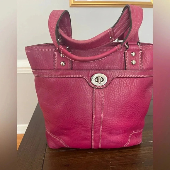 Coach turn lock tote bag - Picture 8 of 15